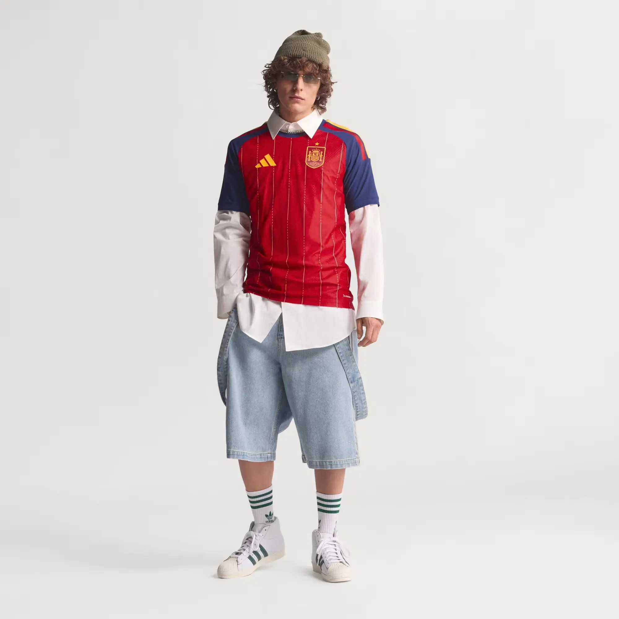 Set auténtico de camiseta local y visitante de España 2026
(2 camisetas + 2 pantalones cortos) — imagen 7