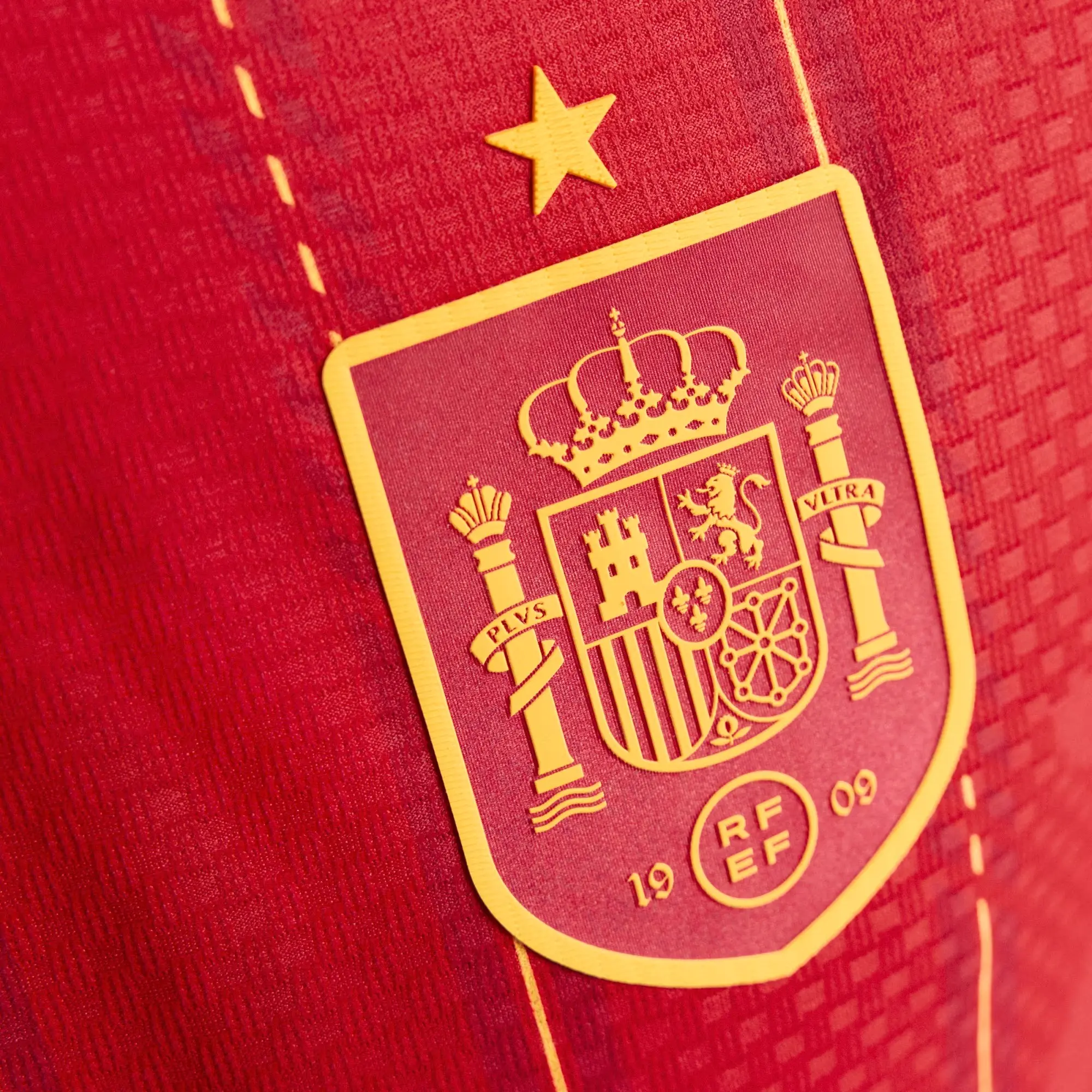 Set auténtico de camiseta local y visitante de España 2026
(2 camisetas + 2 pantalones cortos) — imagen 7